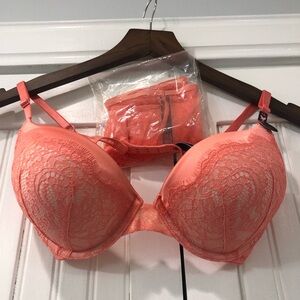 NWT Victoria’s Secret - Lace Coral Bra (34C) and Matching Cheeky Panty (XL)